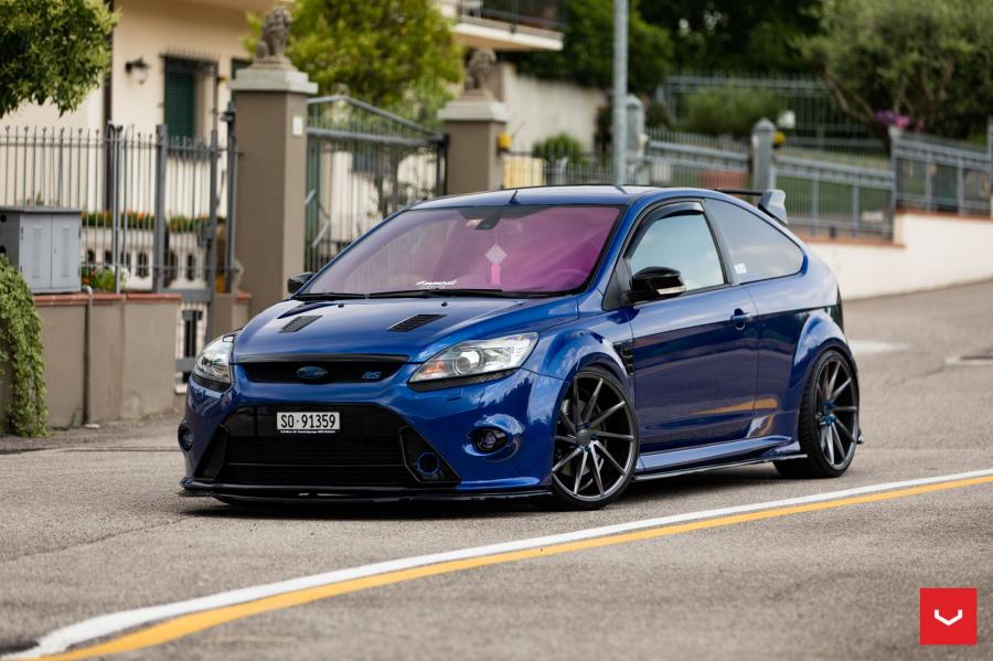  Ford Focus RS on Vossen Wheels (CVT) 2019 года  (фото 1 из 36)